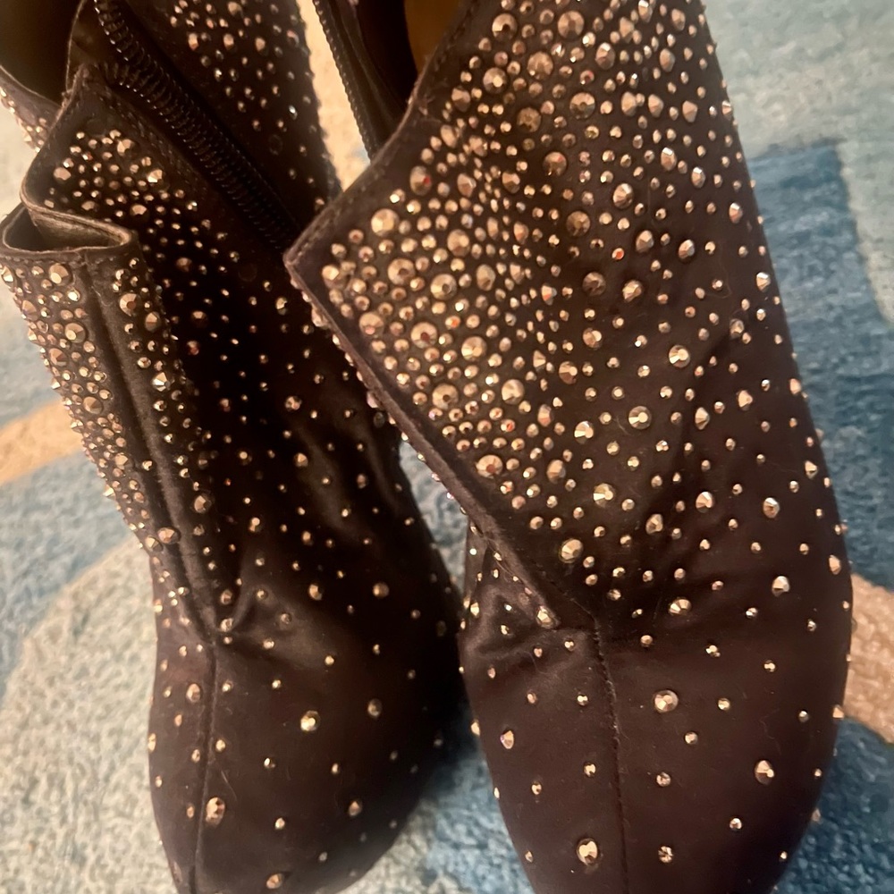 Aldo bling bootie!!!